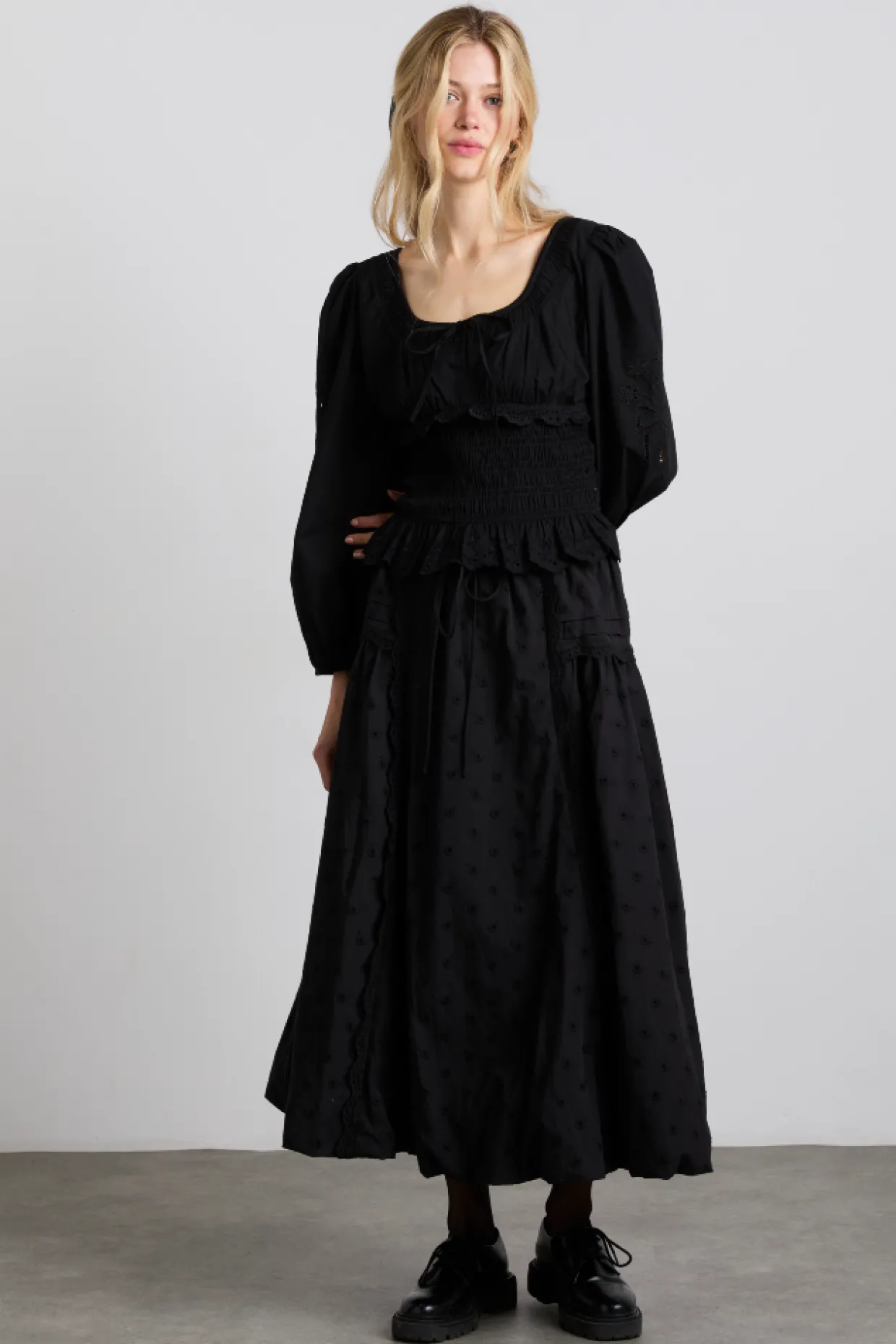 agatha embroidered midi skirt - black