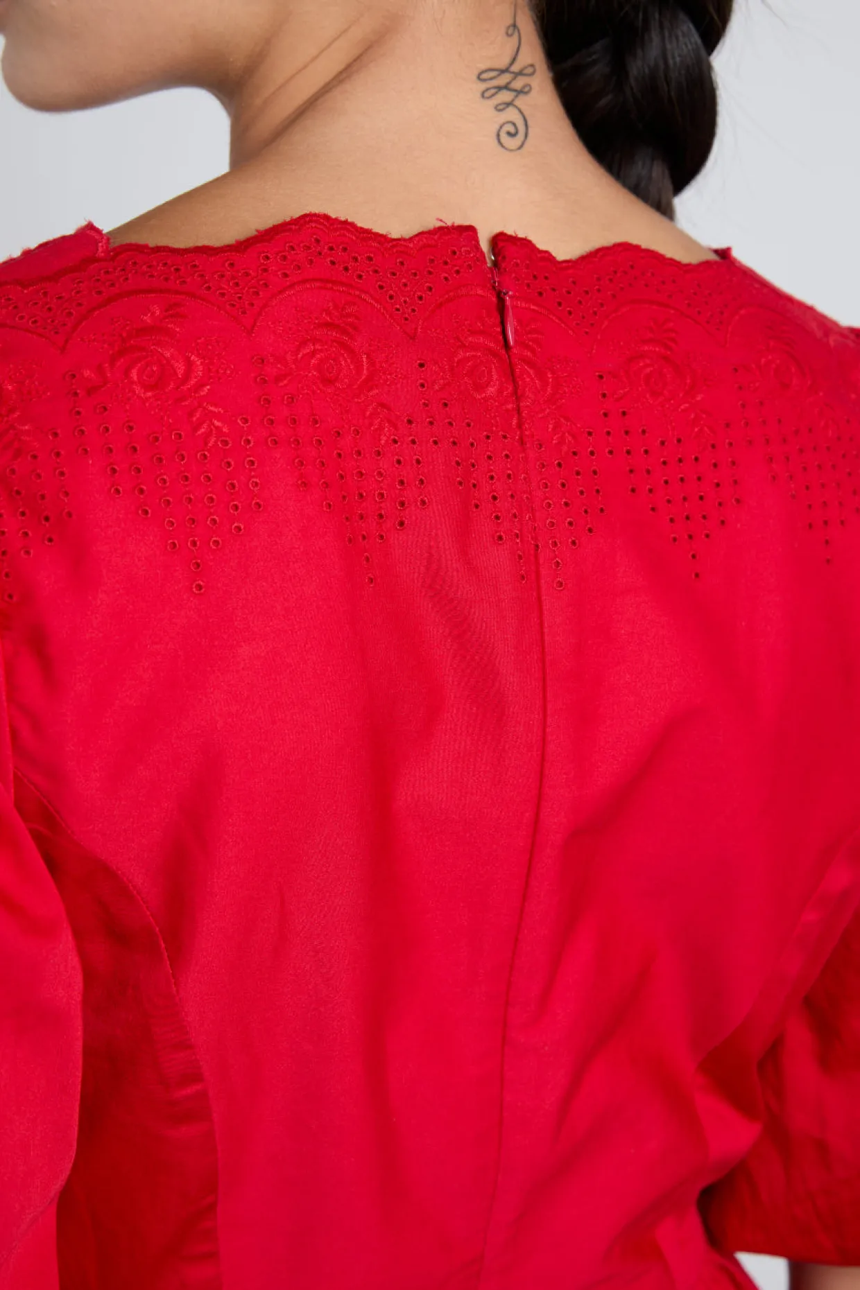 aria bow embroidered midi dress - red