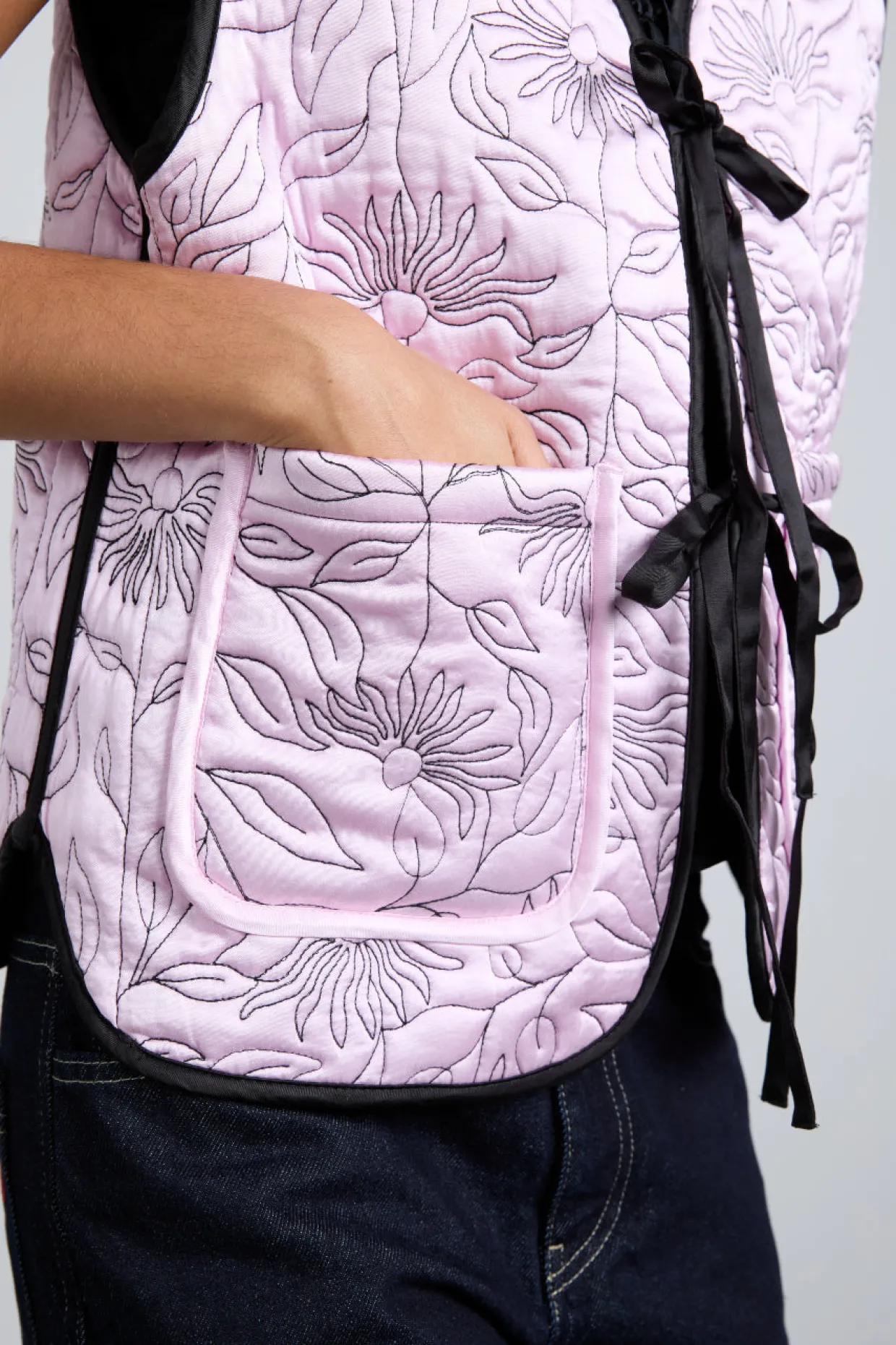 arte reversible gilet - black u0026 pink satin