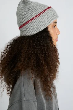 blanket stitch beanie- grey