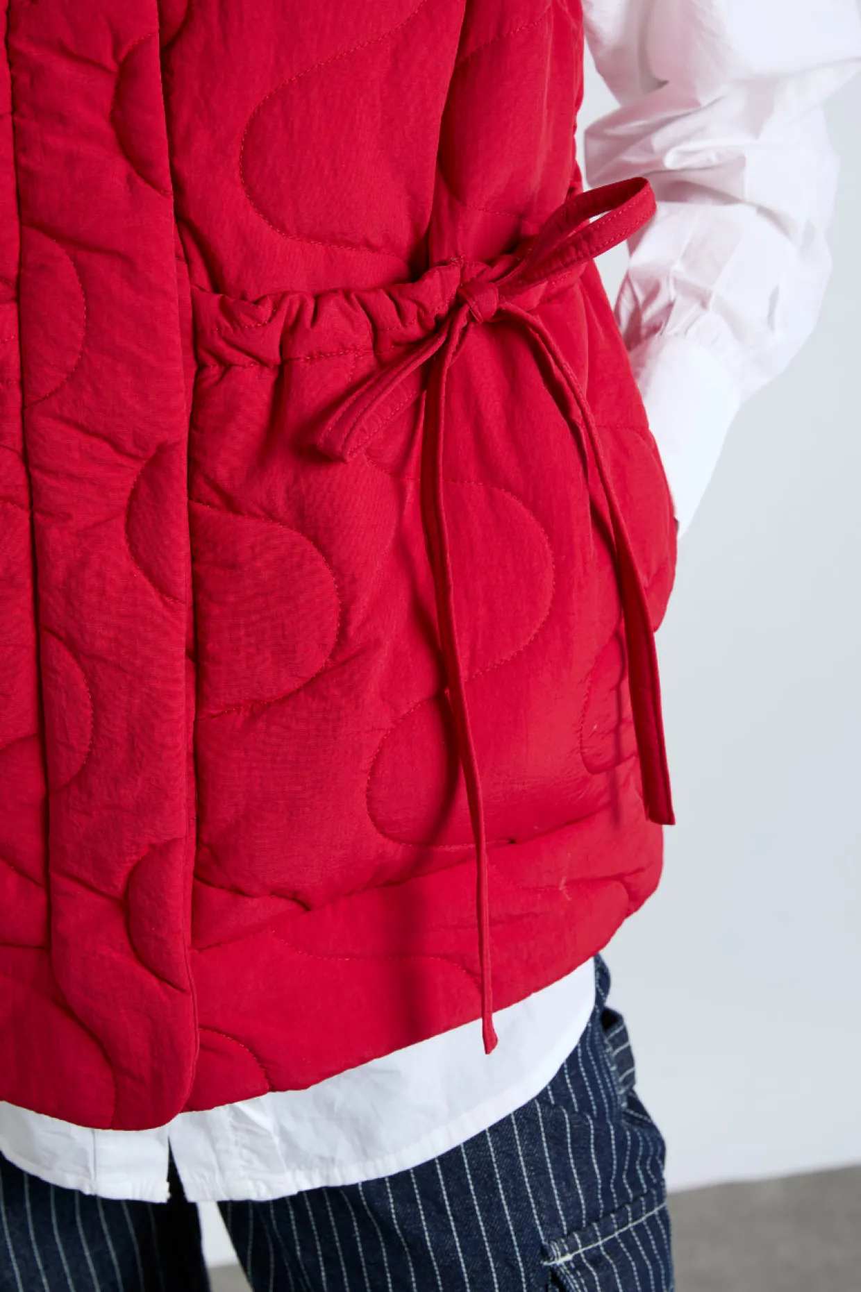 celeste gilet - chilli red