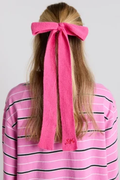 knitted hair bow in pink
