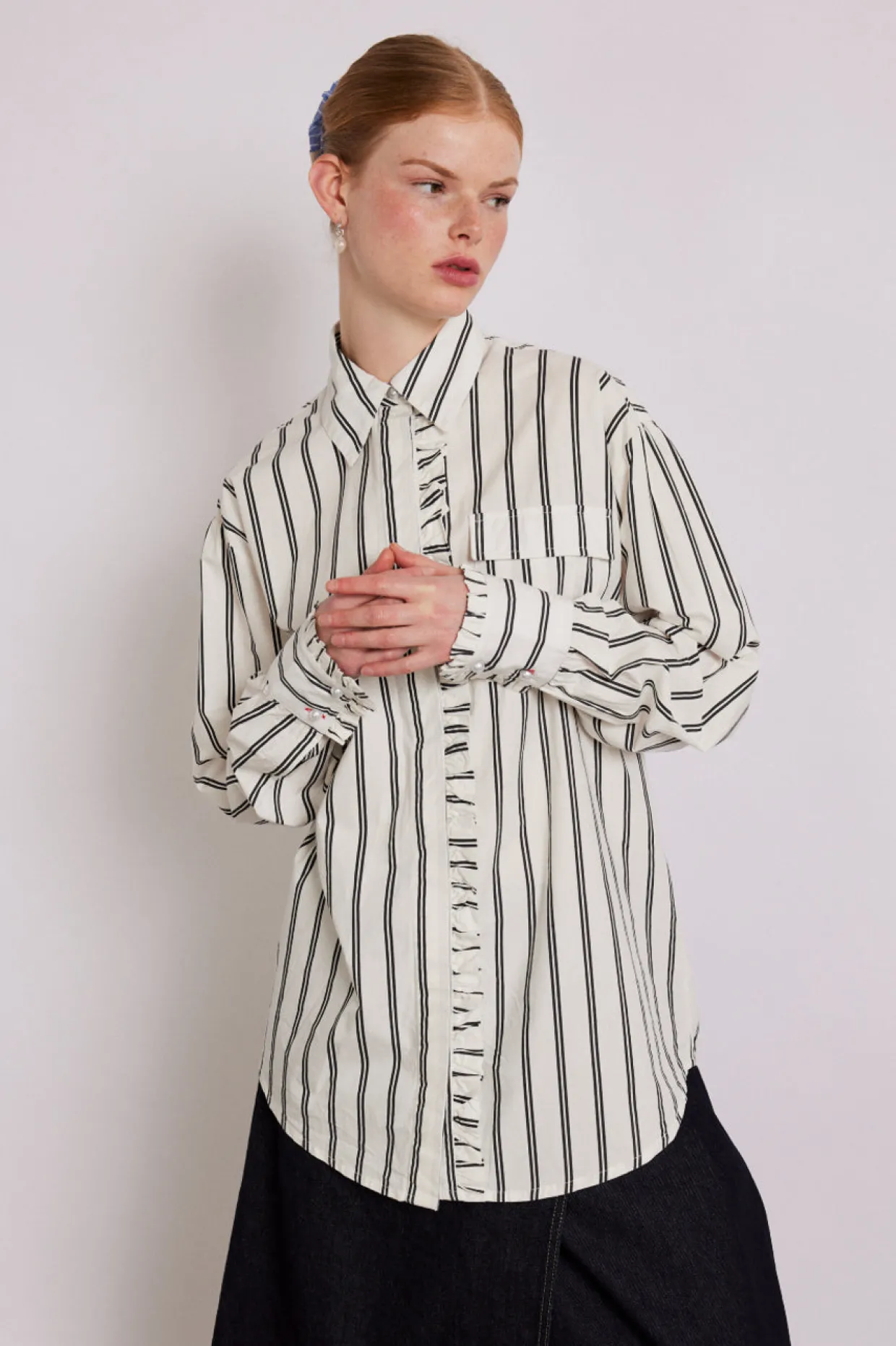 kylie ruffle shirt - white stripe
