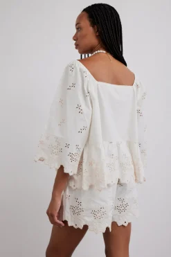 lana shorts - broderie