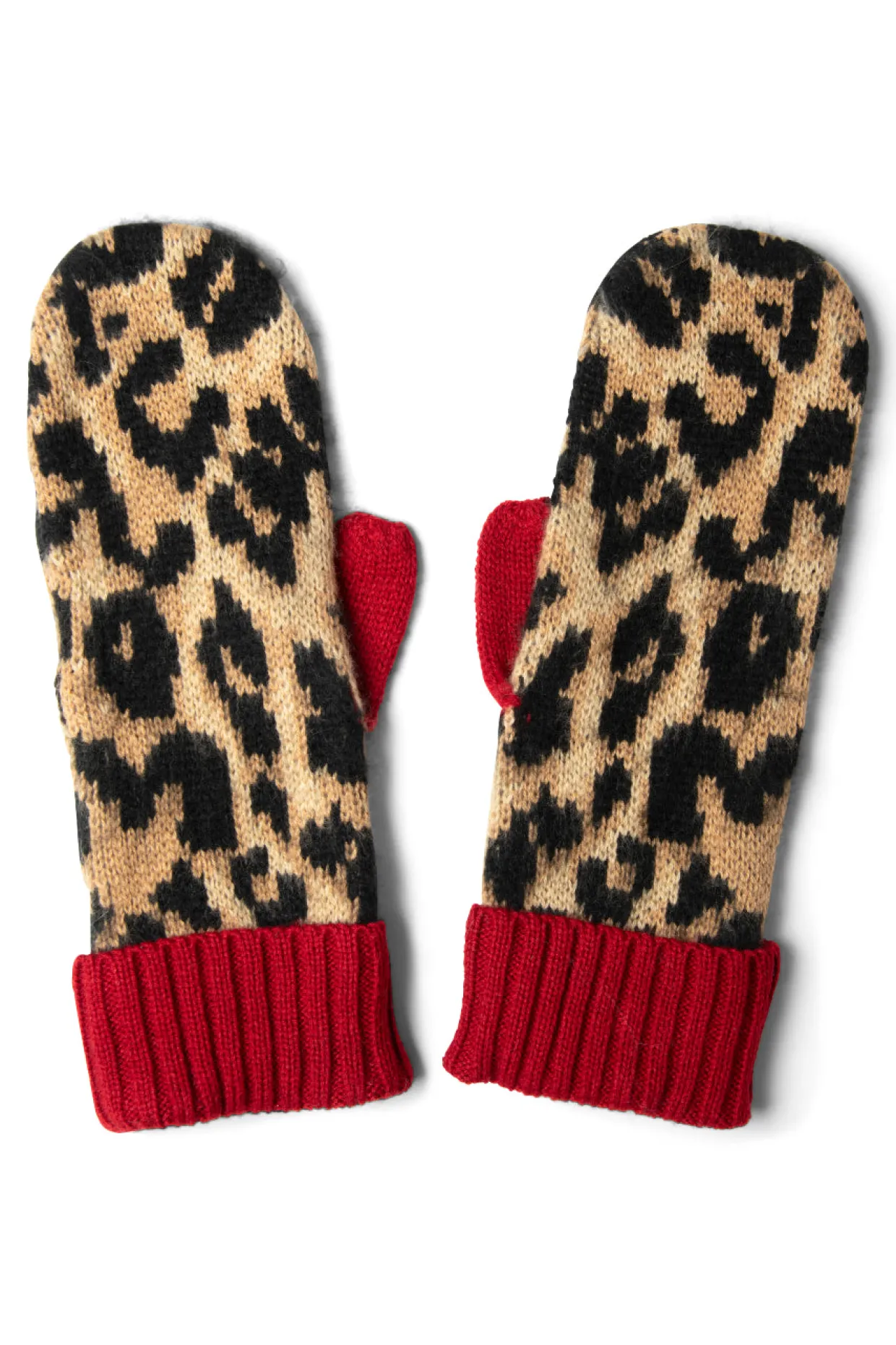 leopard mittens in fluffy yarn