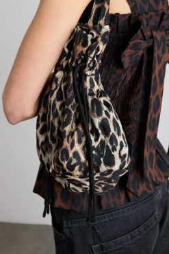 pouch bag in leopard