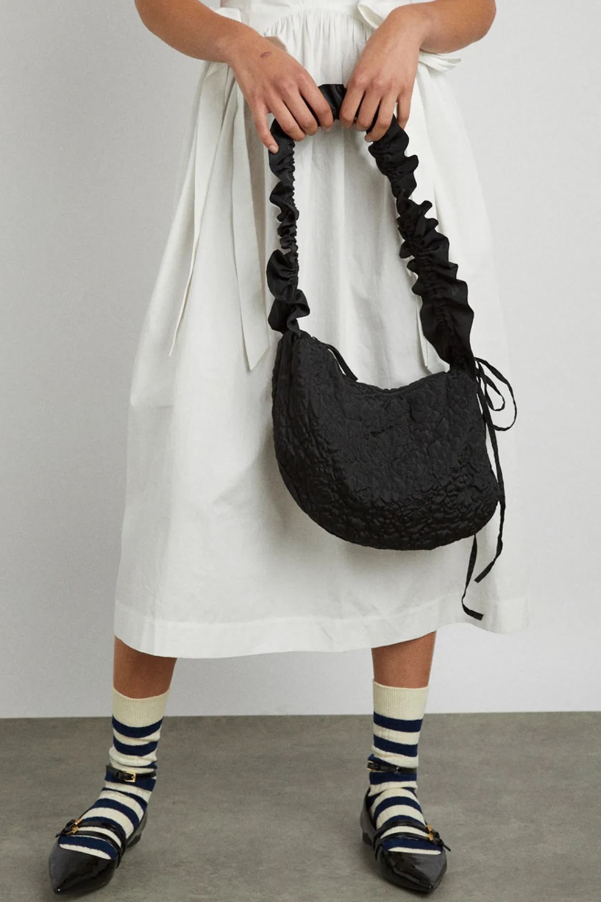 quilted ruched kidney bag - black