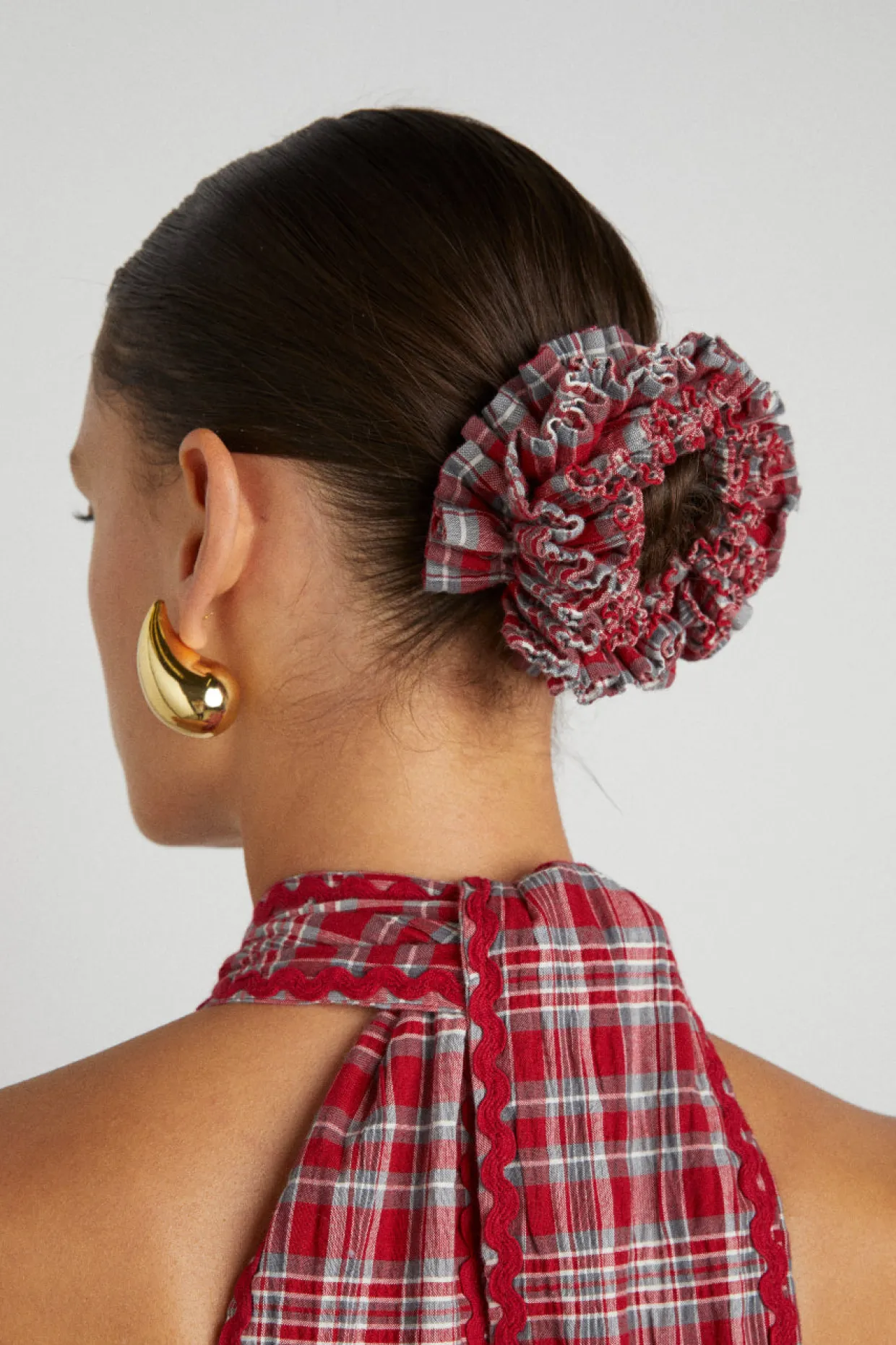 shirred garter scrunchie in check