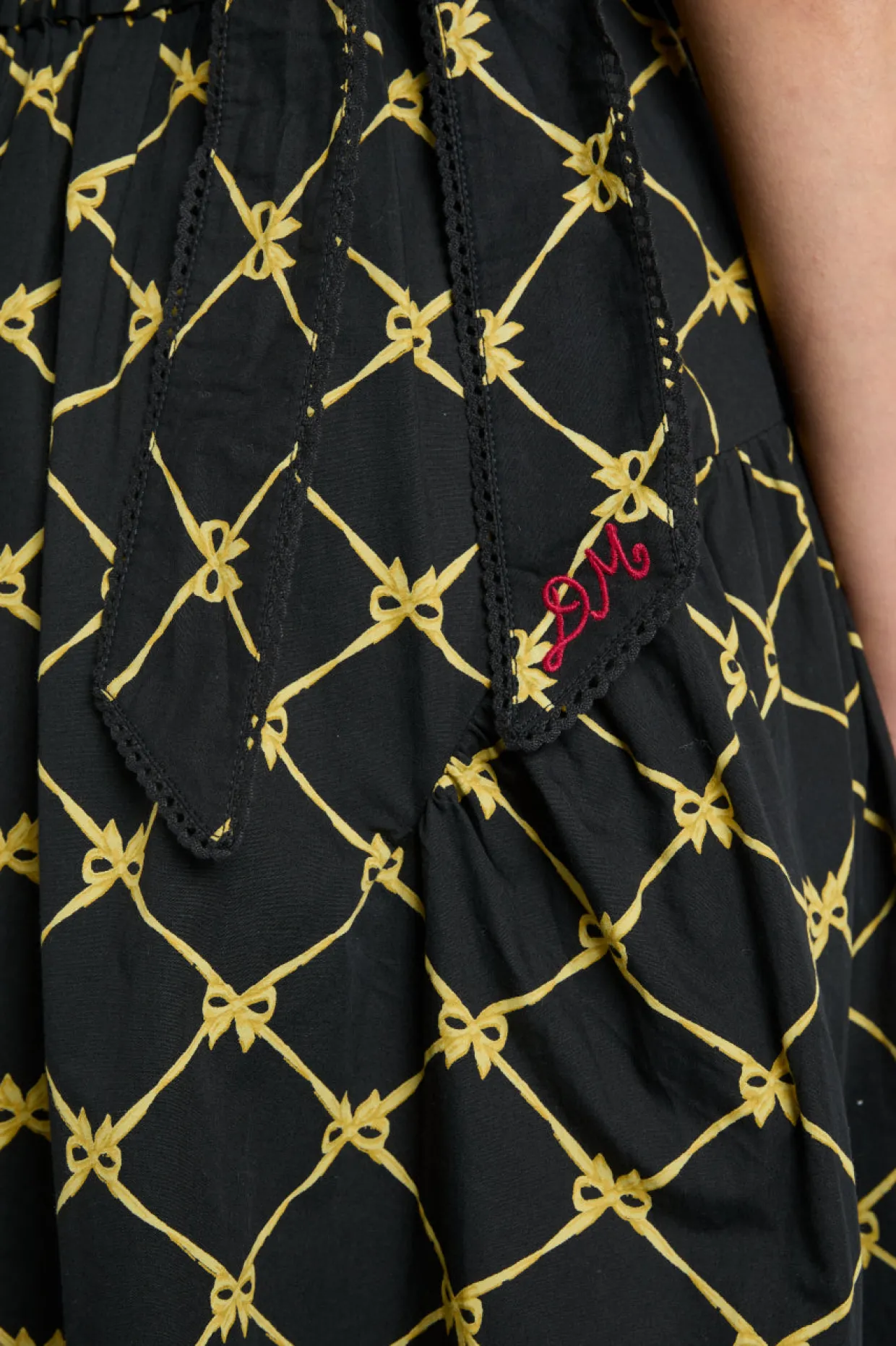 tish midi dress - black bow print